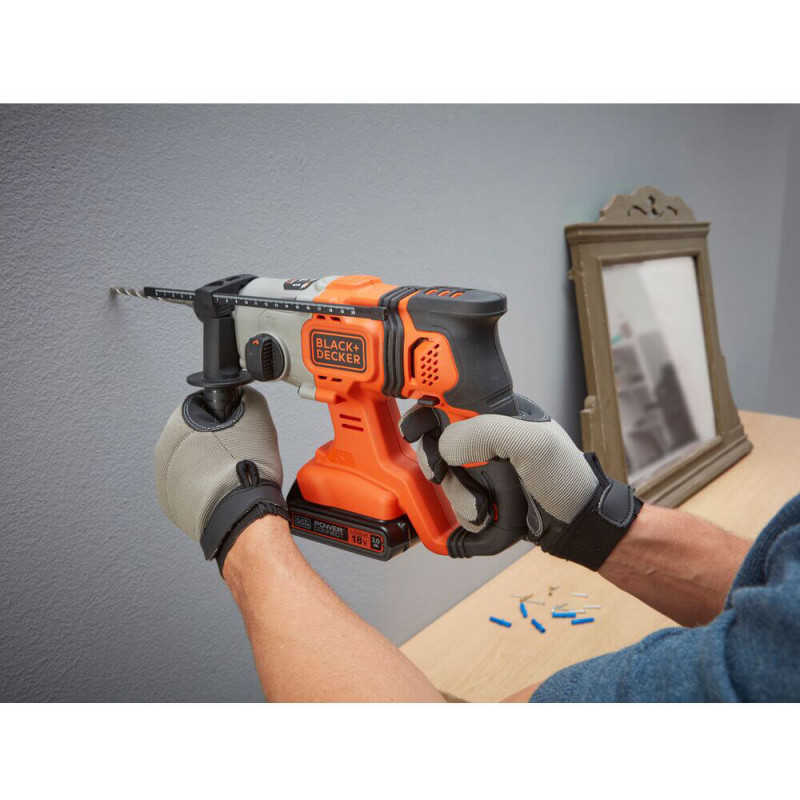 Перфоратор аккумуляторный BLACK+DECKER BCD900B